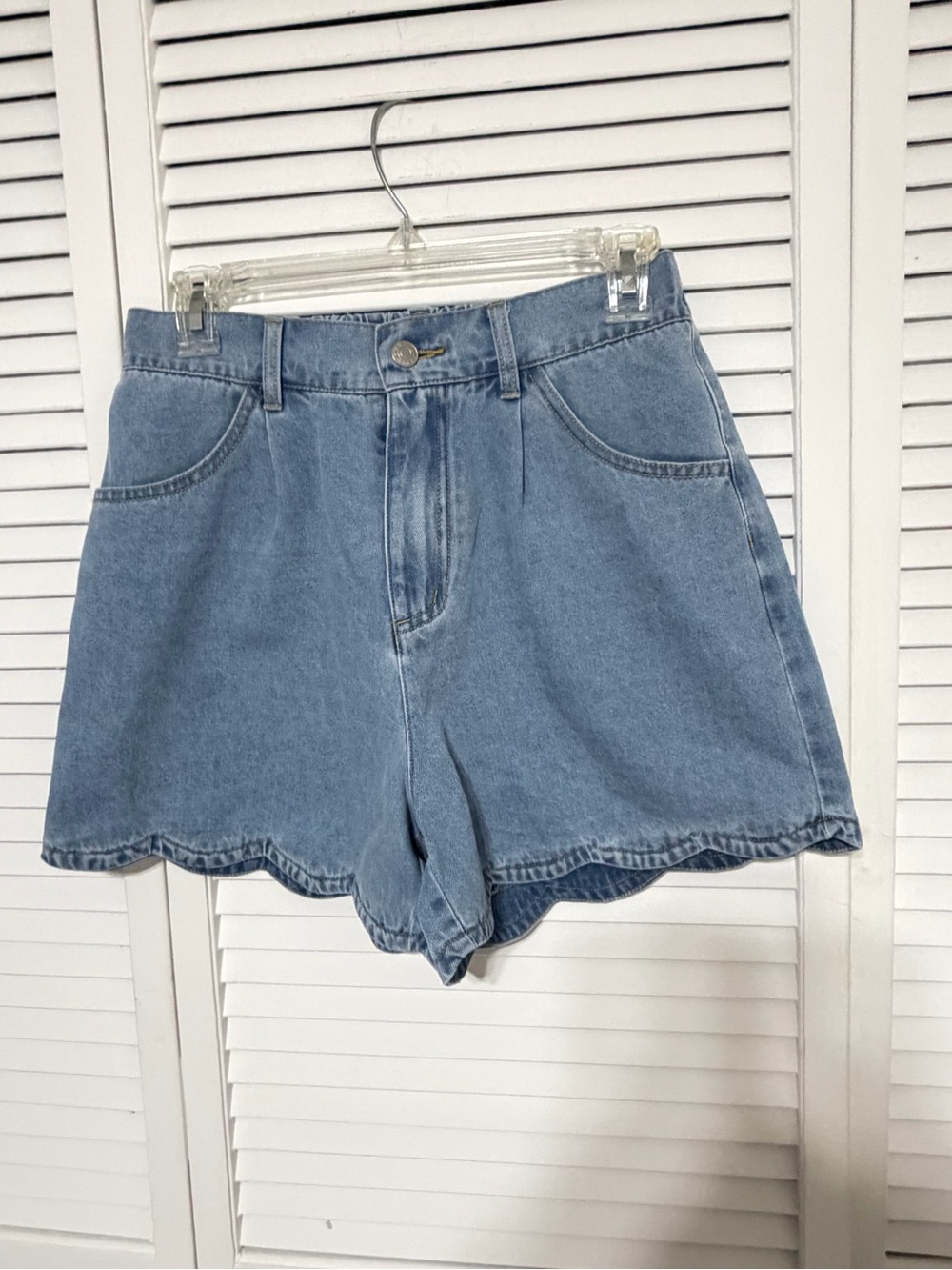 Classic Light Blue Denim Scallop Hem Women's Shorts